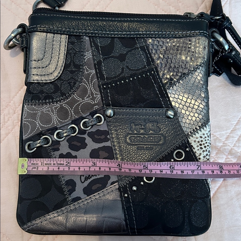 EUC Patchwork Coach Crossbody 4207D - image 9